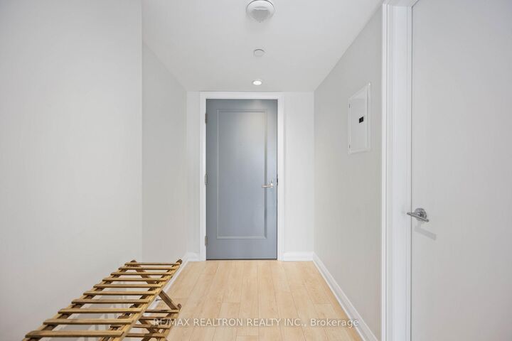 Property Photo:  155 Yorkville Avenue 2604  ON M5R 0B4 