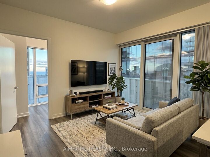 Property Photo:  100 Harbour Street 3310  ON M5J 0B5 