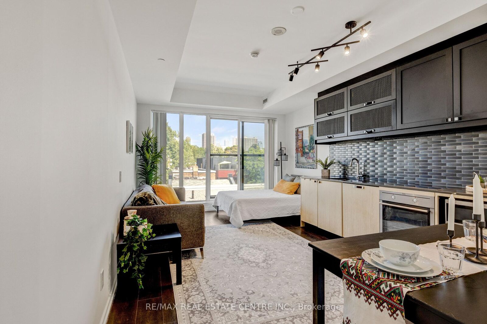 Property Photo:  783 Bathurst Street 308  ON M5S 0A8 