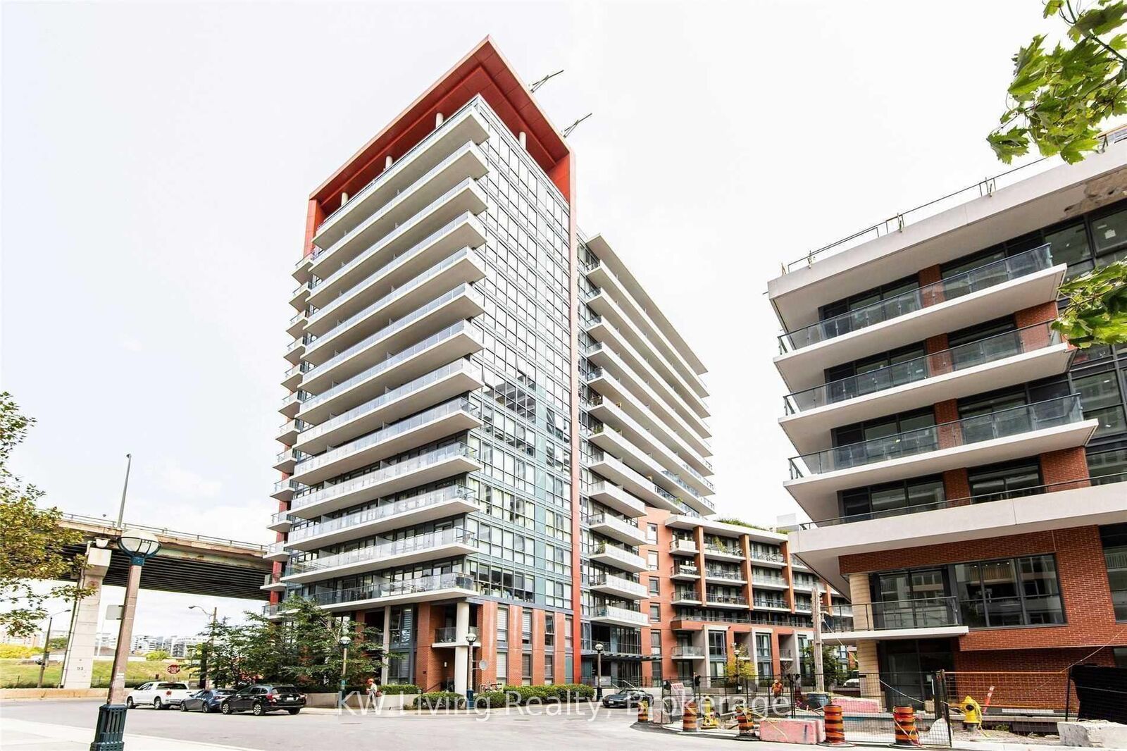 Property Photo:  50 Bruyeres Mews 1105  ON M5V 0H8 