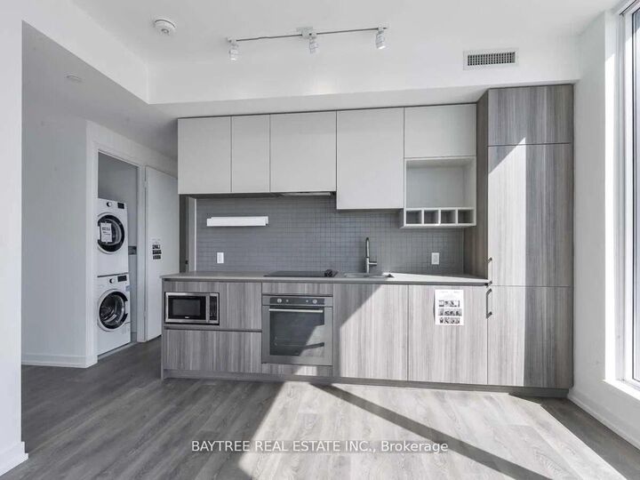 Property Photo:  898 Portage Parkway 2603  ON L4K 0J6 