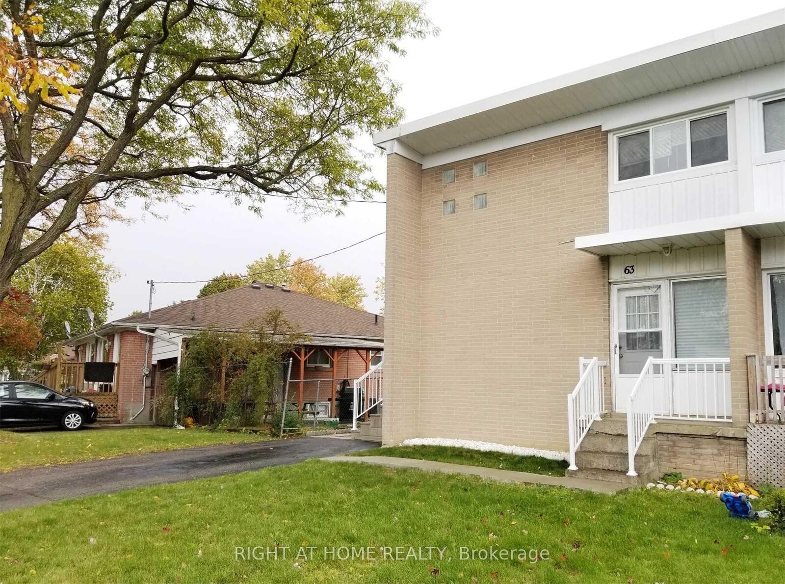 Property Photo:  63 Lindsay Avenue  ON L3Y 4N7 
