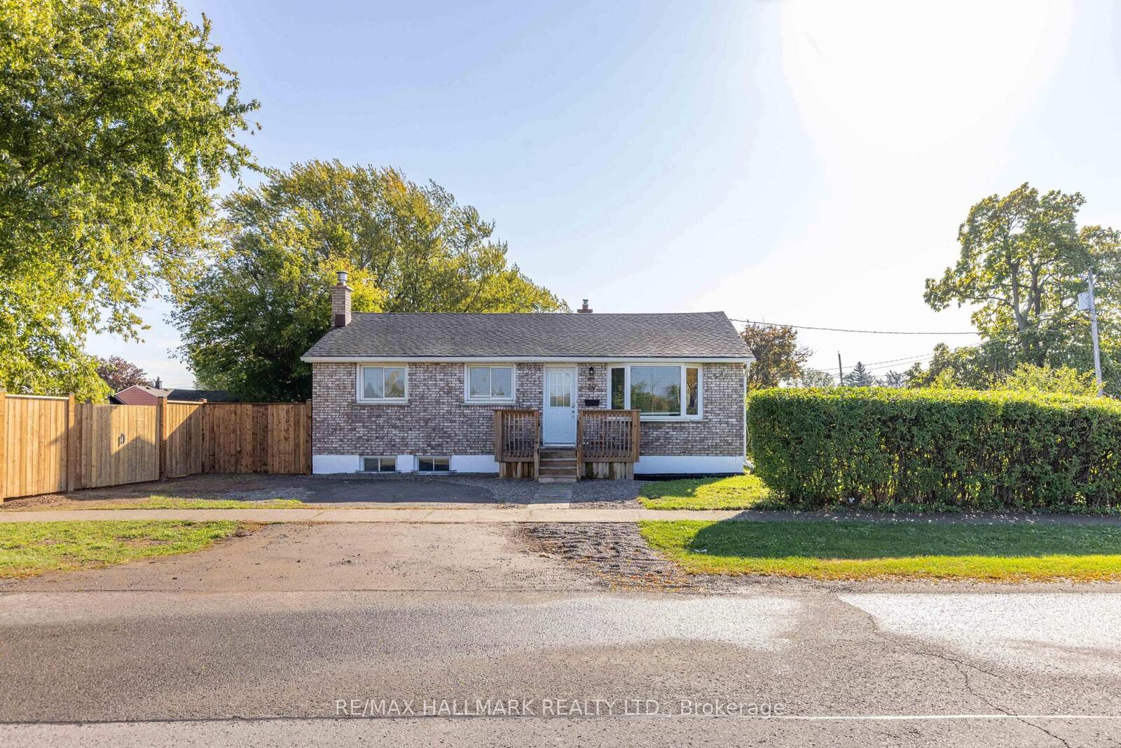 Property Photo:  79 Powerview Avenue  ON L2S 1W5 
