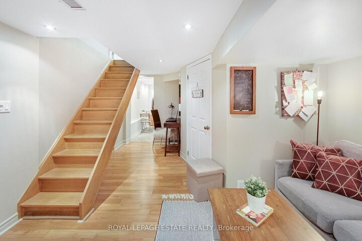 Property Photo:  4 Linton Avenue Bsmt  ON M1N 1W6 