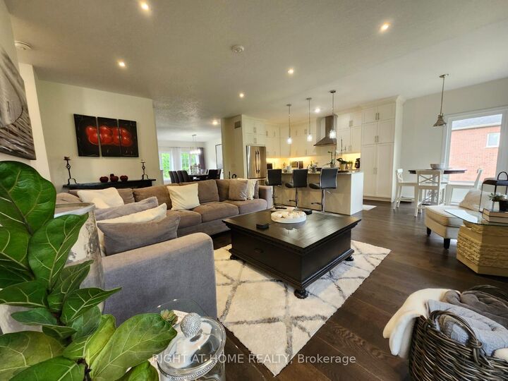 Property Photo:  84 Diamond Valley Drive  ON L0L 2E0 