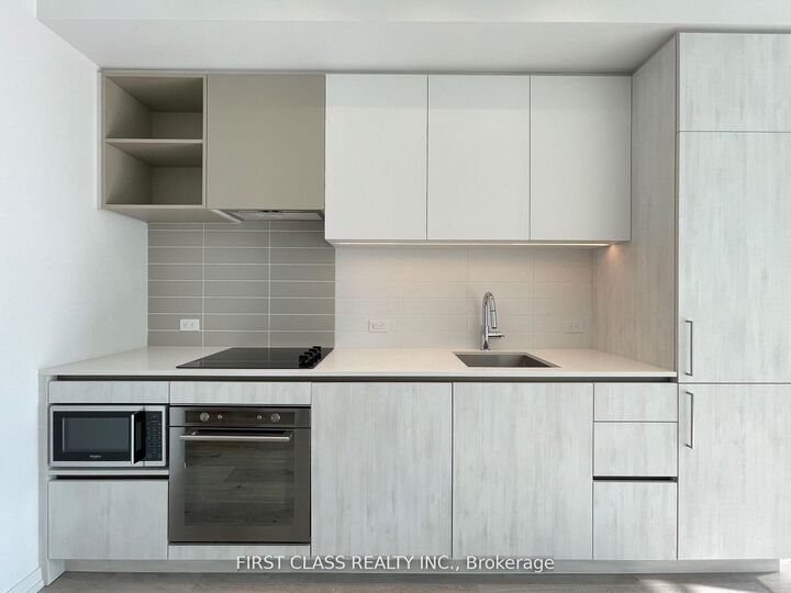 Property Photo:  7890 Jane Street 4505  ON L4K 0K9 