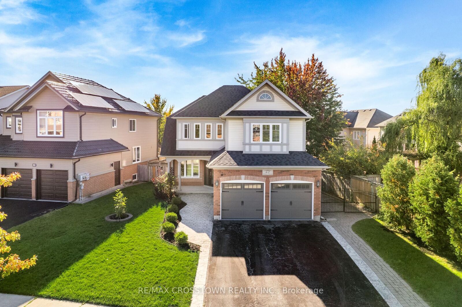 Property Photo:  62 Windsor Crescent  ON L4N 0K4 