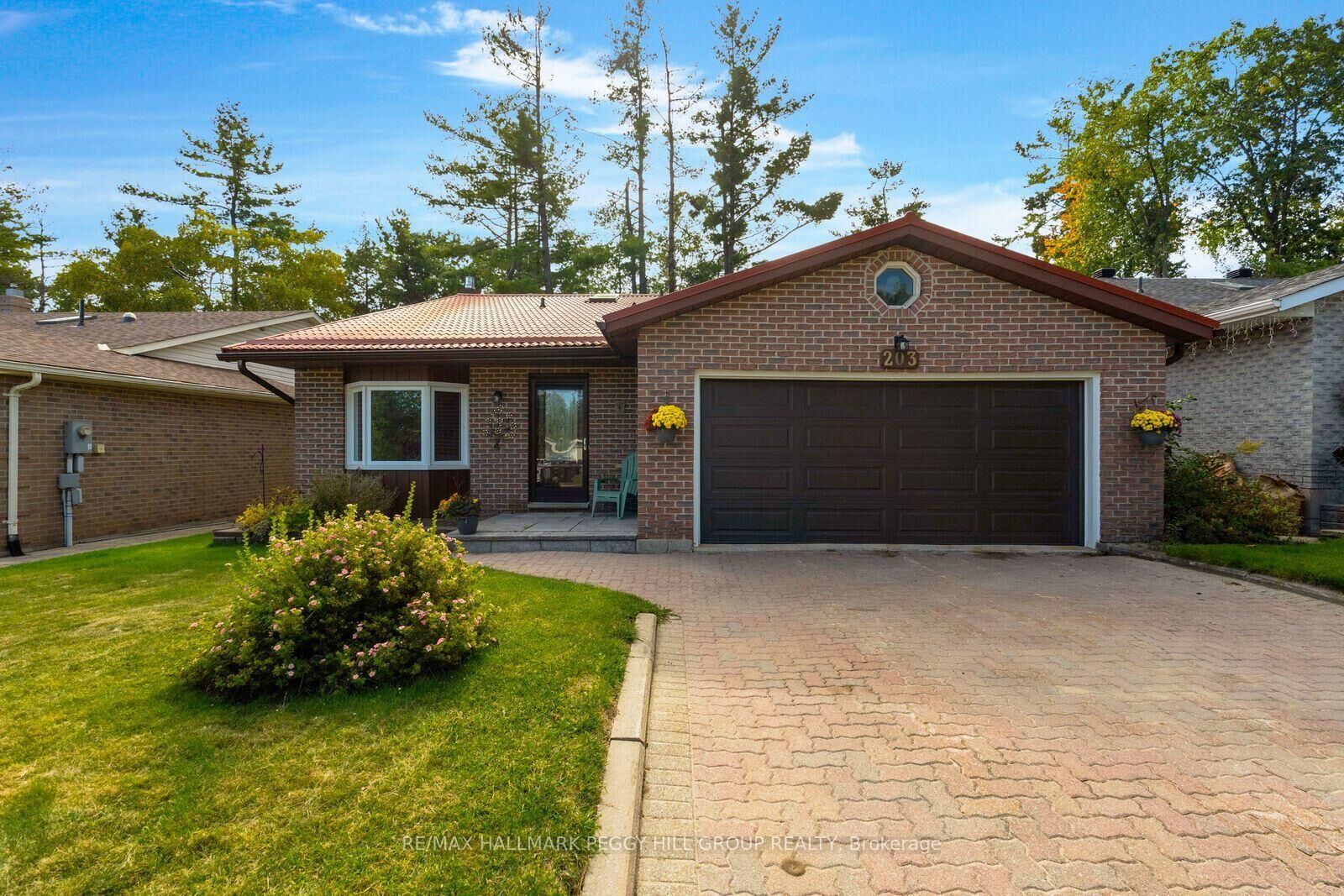 Property Photo:  203 Little Avenue  ON L4N 6L1 