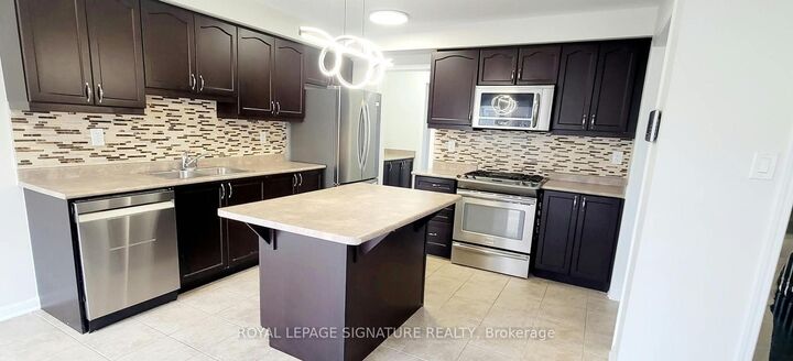 Property Photo:  2482 William Jackson Drive  ON L1X 0C3 