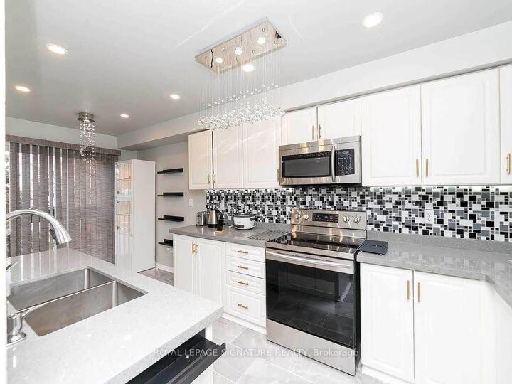 Property Photo:  80 Acorn Place 162  ON L4Z 4C7 