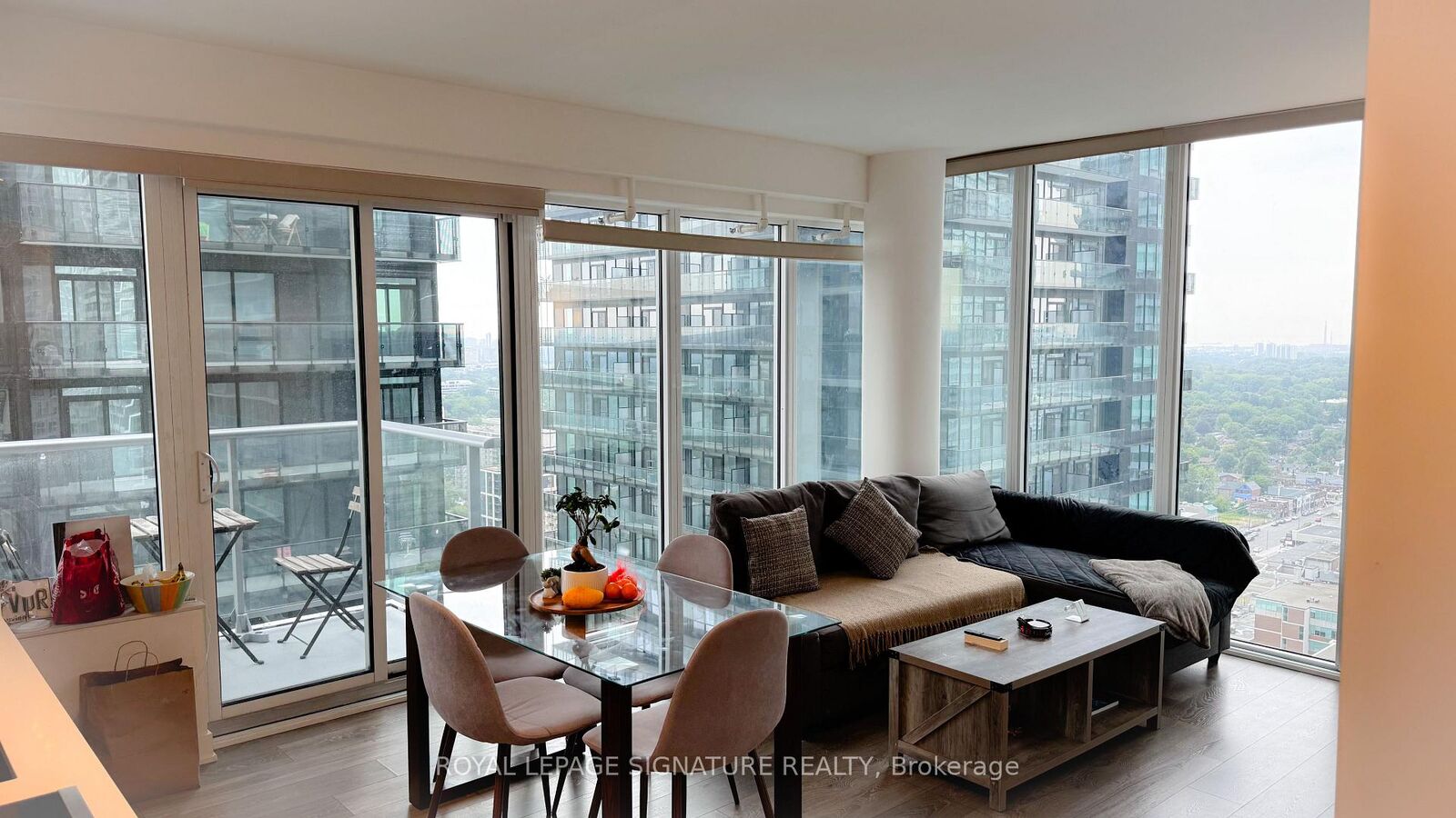 Property Photo: 99 Broadway Avenue 3004 ON M4P 0E3