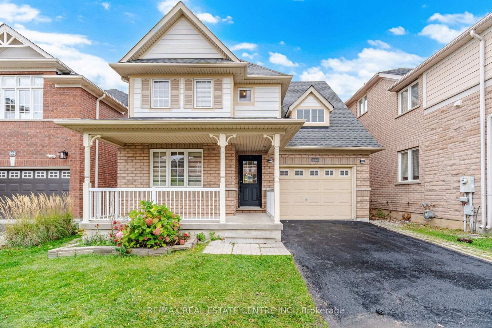 Property Photo:  668 Caldwell Crescent  ON L9T 0H6 