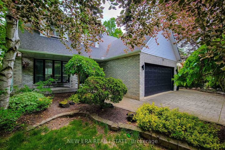 Property Photo:  29 Woodside Square  ON L3E 0M7 