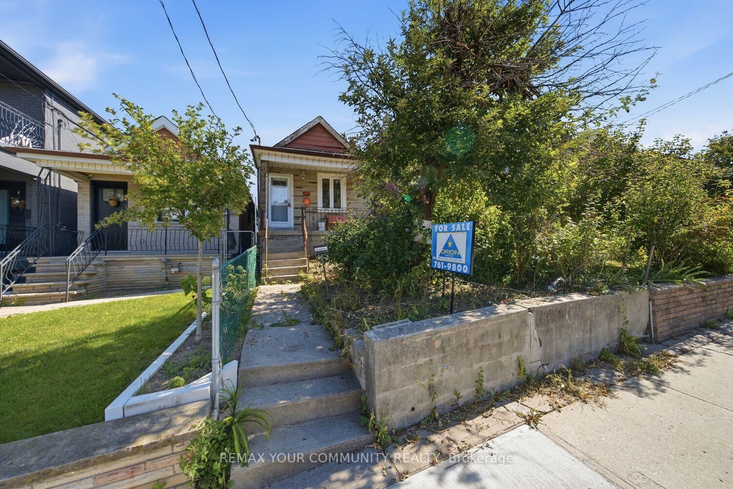 Property Photo:  279 McRoberts Avenue  ON M6E 4P8 