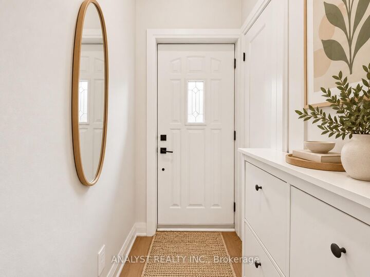 Property Photo:  42 Smithfield Drive  ON M8Y 3M2 