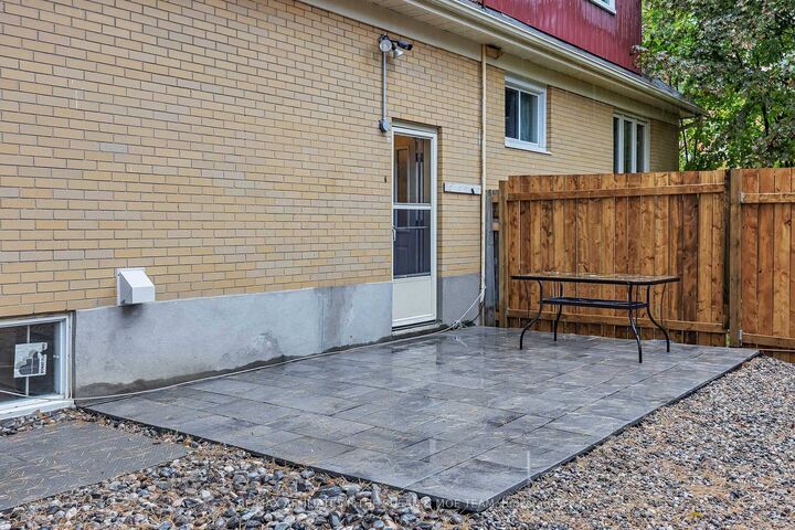 Property Photo:  2131 Neepawa Avenue  ON K2A 3L8 