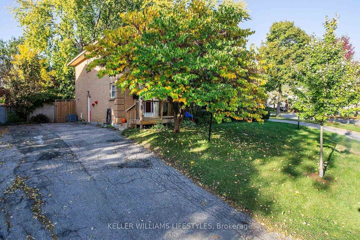 Property Photo:  235 Homestead Crescent  ON N6G 2E7 
