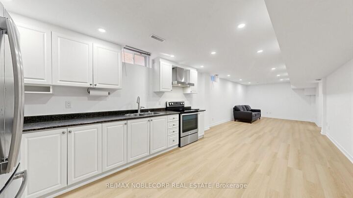 Property Photo:  103 Longhouse Street Lower  ON L4L 8E7 
