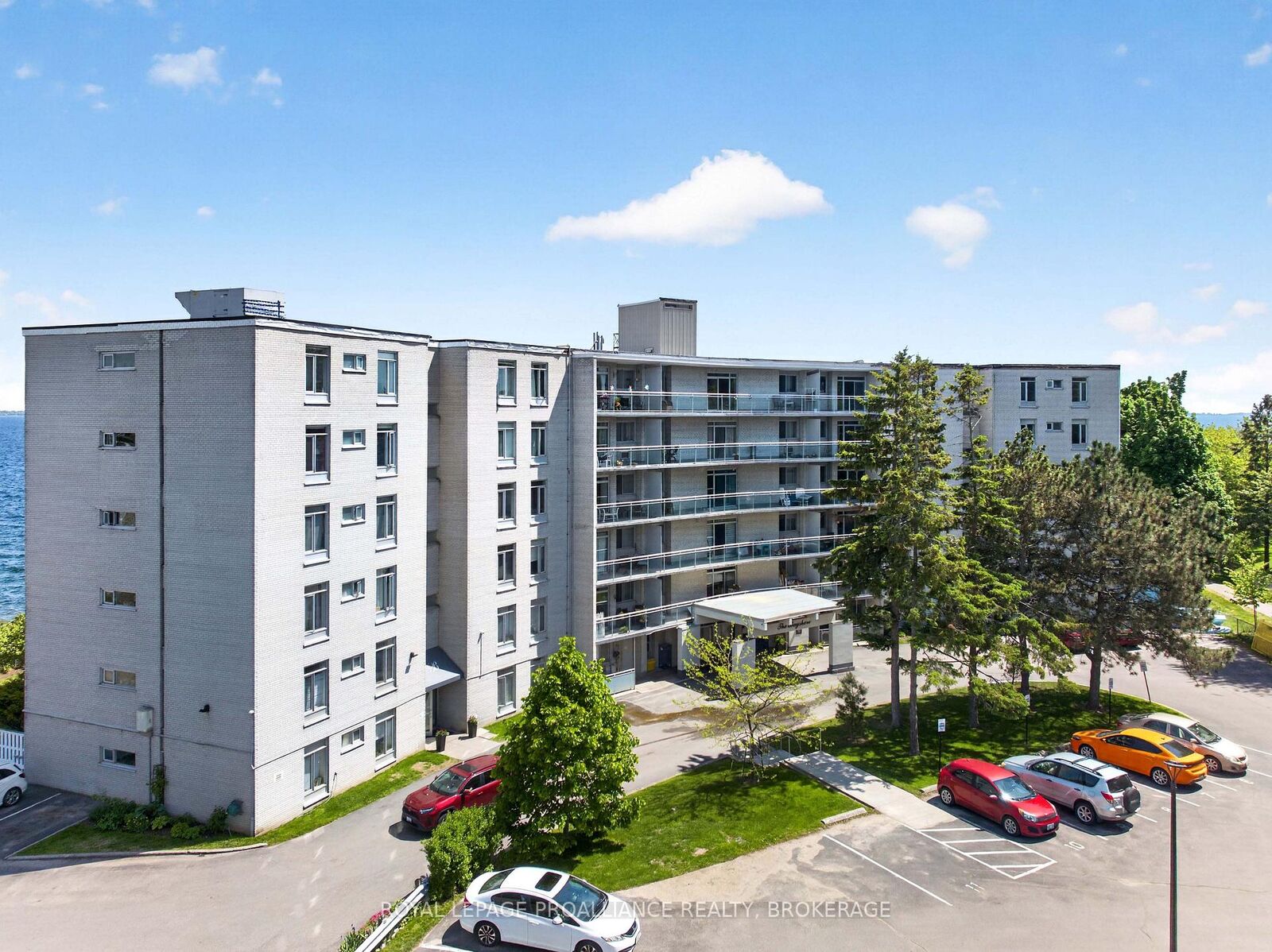 Property Photo:  1 Mowat Avenue 403  ON K7M 1J8 