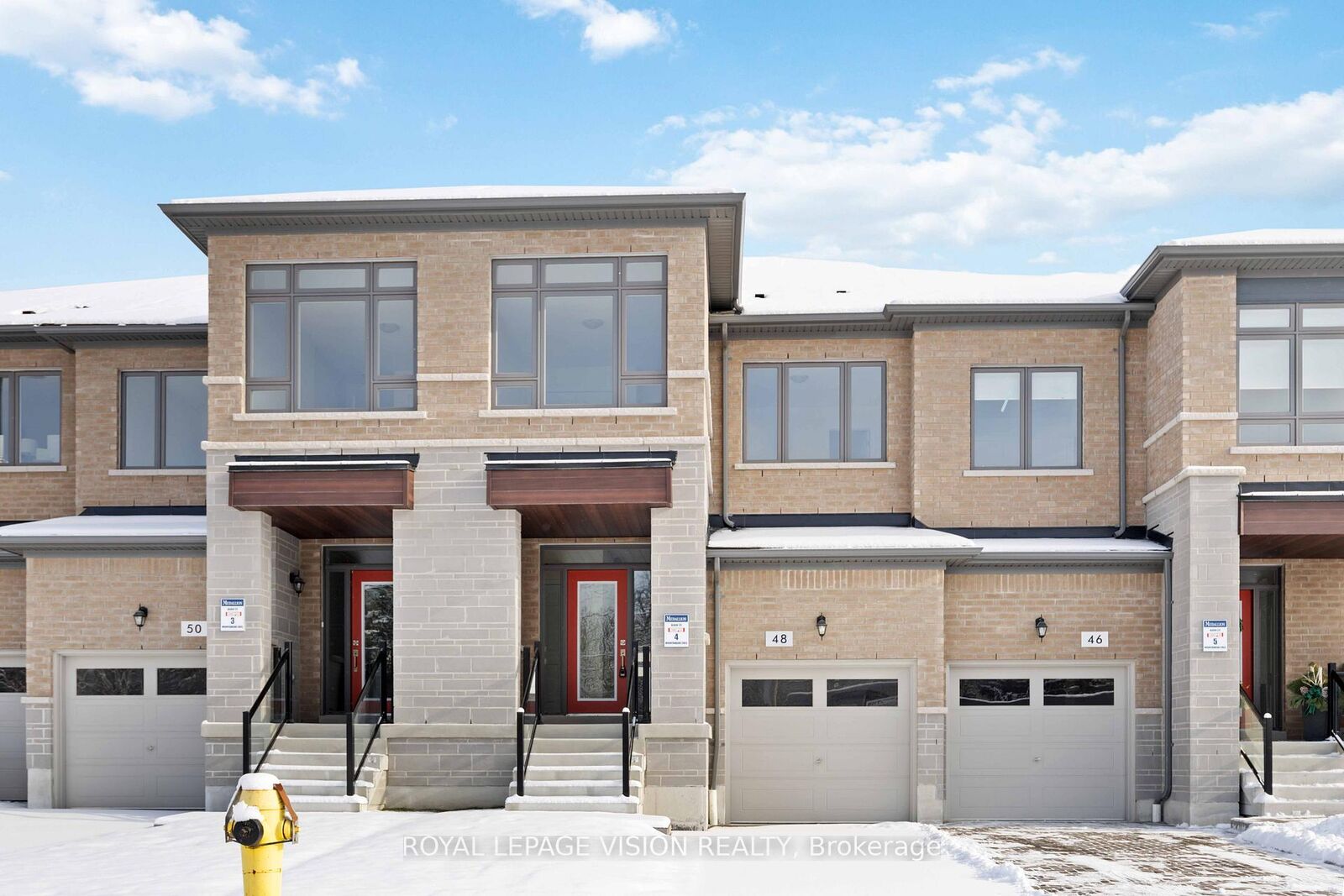 Property Photo:  48 Mountainside Crescent  ON L1R 0P4 