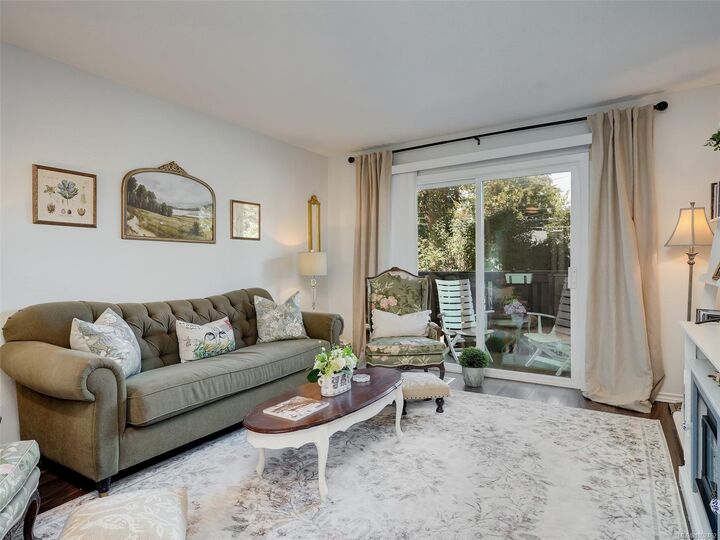 Property Photo: 1215 Bay St #201 BC V8T 1S7
