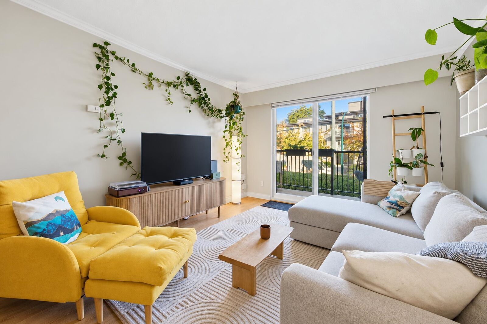 Property Photo:  36 E 14th Avenue 203  BC V5T 4C9 