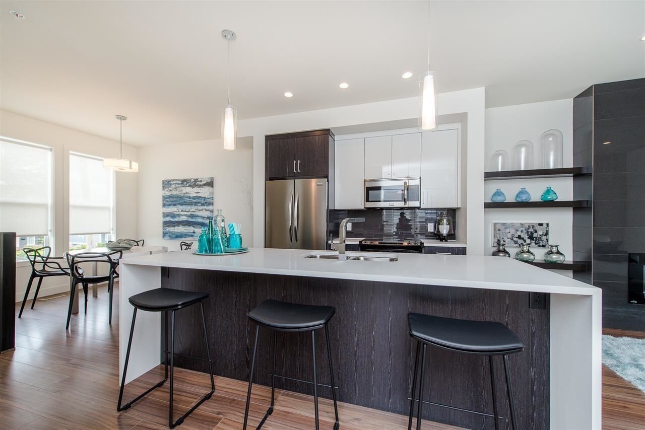 Property Photo:  45455 Spadina Avenue 6  BC V2P 0G4 