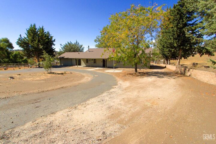 Property Photo:  23821 Coyote Court  CA 93561 