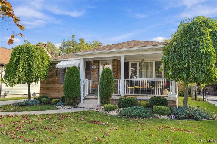 Property Photo:  15 Edmund Street  NY 14227 