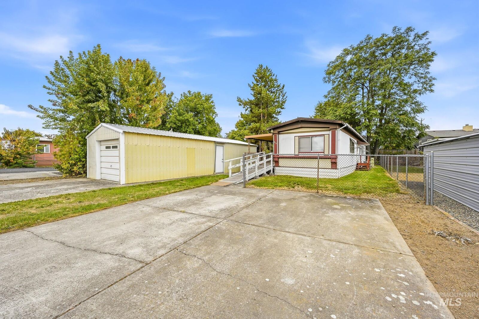 Property Photo: 912 Pine Street ID 83501