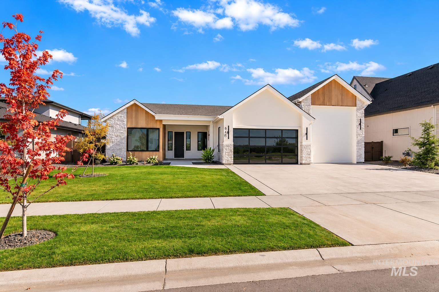 Property Photo:  846 N Creekwater Ave  ID 83616 