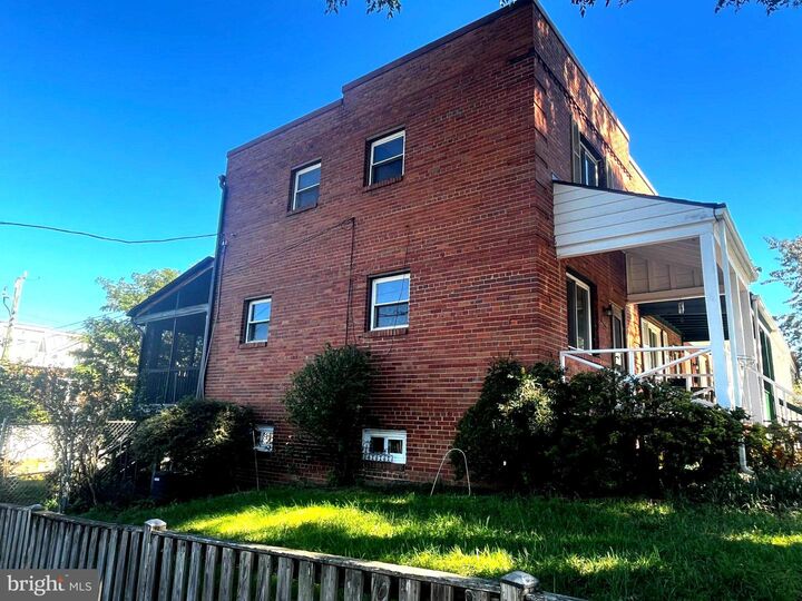 Property Photo:  200 Lynhaven Drive  VA 22305 