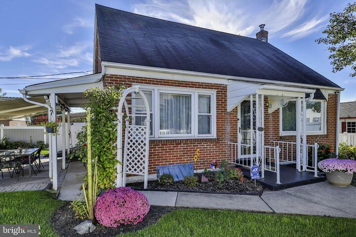 Property Photo:  