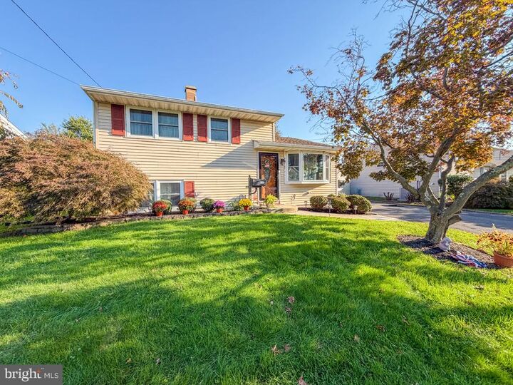 Property Photo:  3115 Essington Way  PA 19020 
