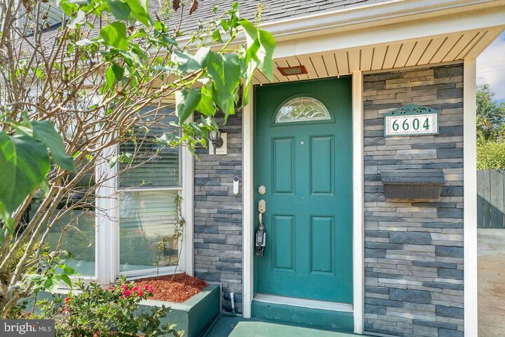 Property Photo: 6604 Cavalier Drive VA 22307