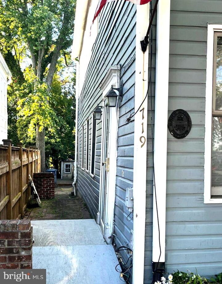 Property Photo: 719 S Fairfax Street VA 22314