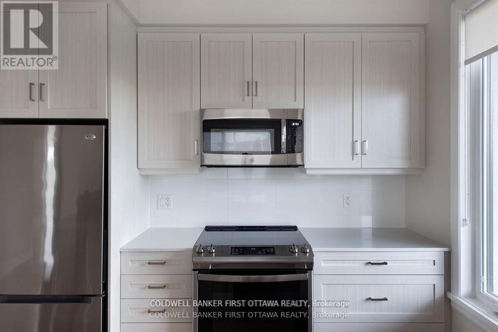Property Photo:  150 Boundstone Way 104  ON K2T 0M7 