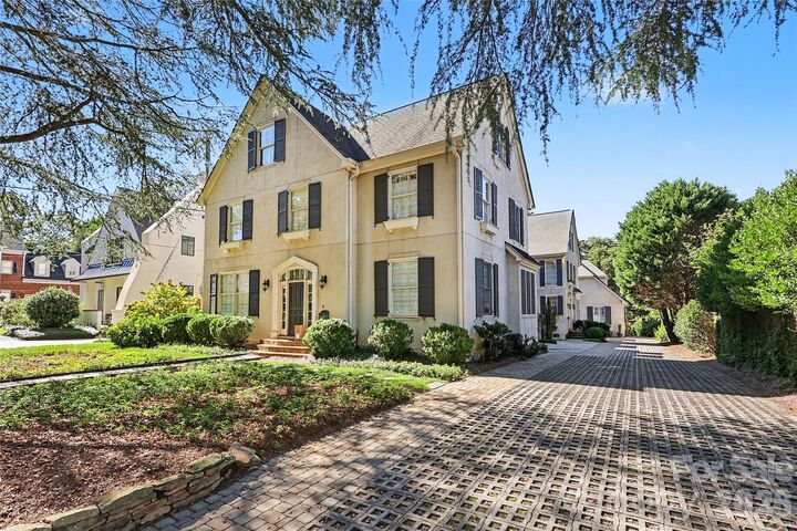 Property Photo:  2614 Chelsea Drive  NC 28209 
