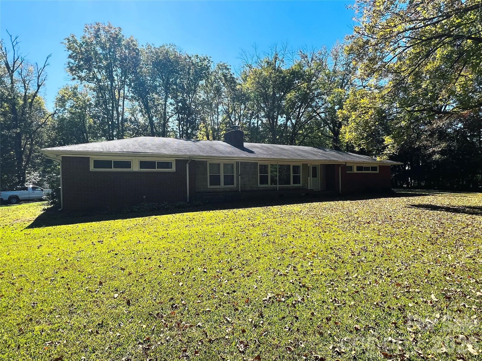 Property Photo:  1414 Marlwood Circle  NC 28227 