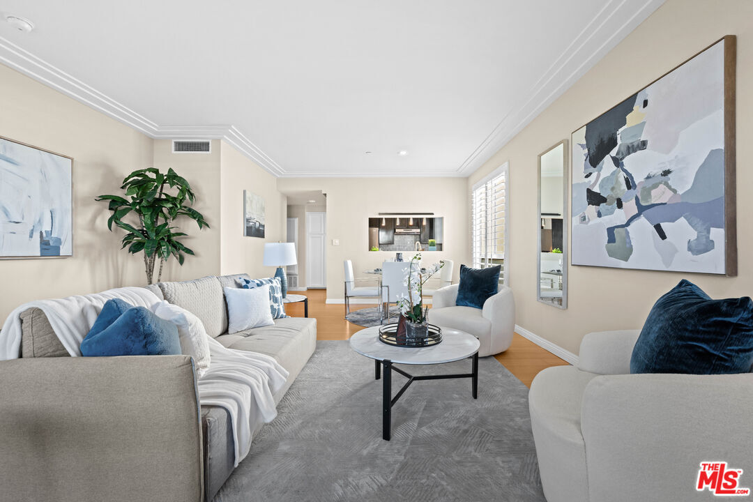 Property Photo: 117 S Clark Dr, Unit 305 CA 90048