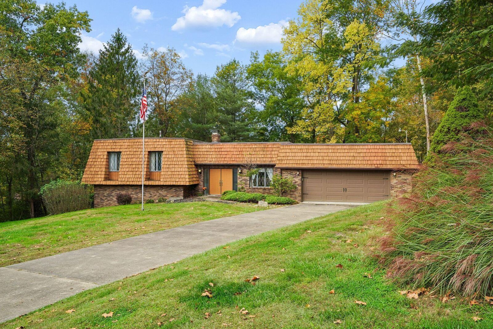 Property Photo:  5220 Hampton Court  OH 43701 