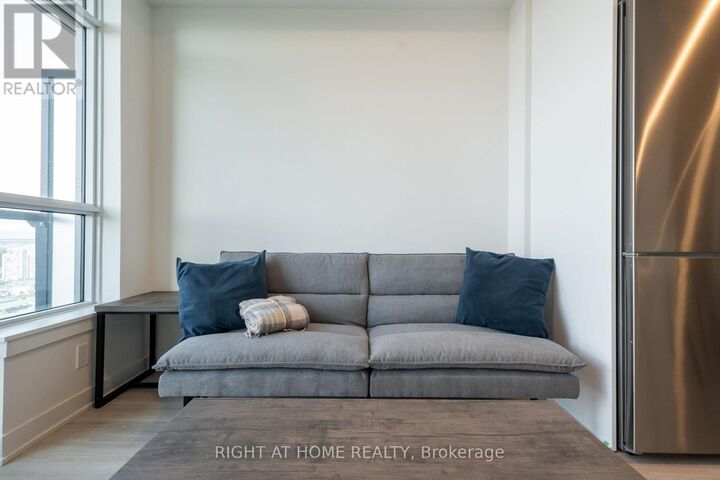 Property Photo: 50 Upper Mall Way 2406 ON L4J 0L8