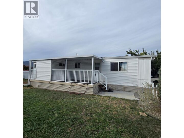 Property Photo:  197 Dauphin Avenue 16  BC V2A 3S3 