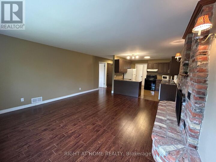 Property Photo: 36 Aurora Heights Drive ON L4G 2W7