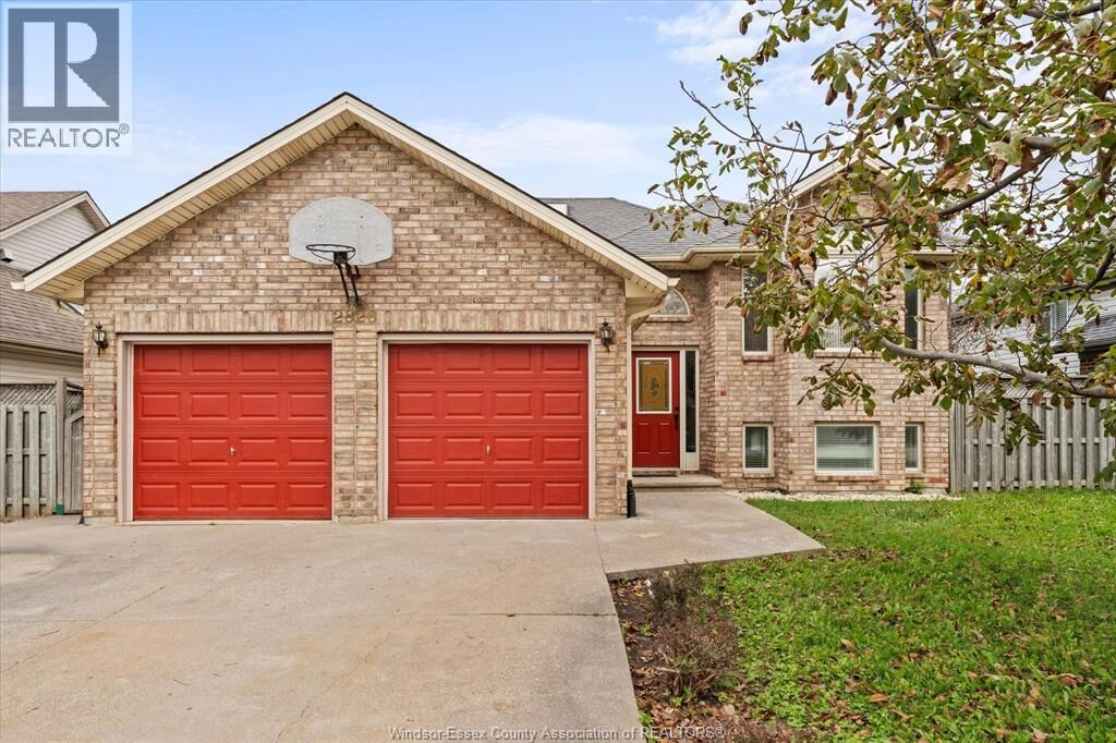 Property Photo:  2820 Wildberry Crescent  ON N9K 1C2 