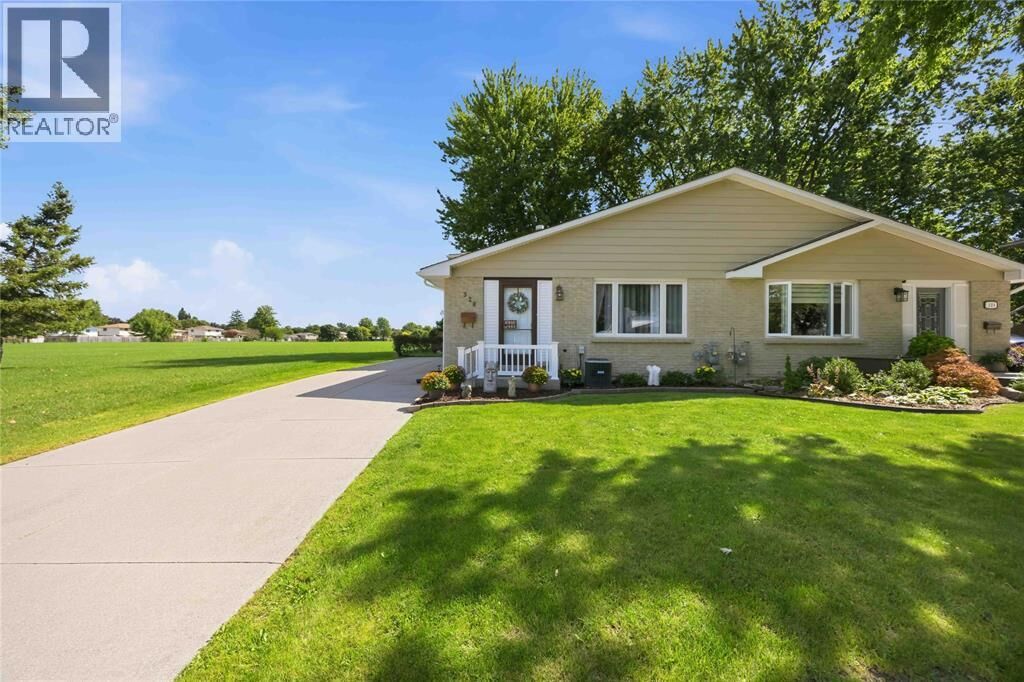 Property Photo:  326 Trudeau Drive  ON N7S 4K7 