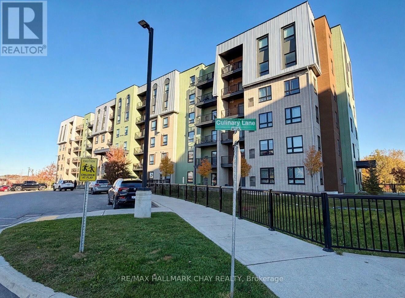 Property Photo:  5 Chef Lane 304  ON L9J 0J8 