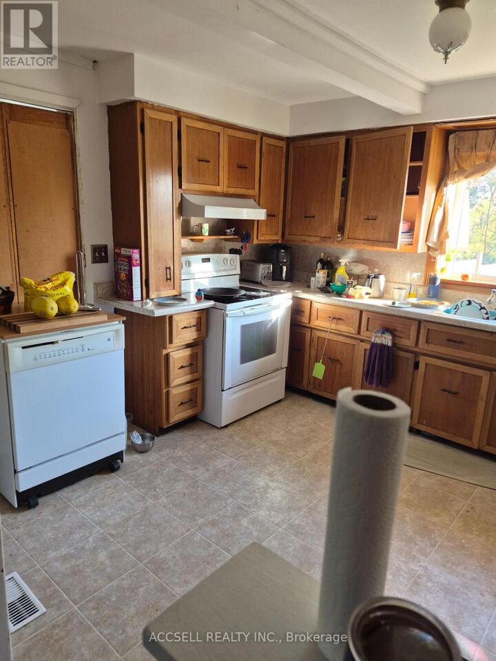 Property Photo: 1363 West Edward Street West ON N0P 2R0