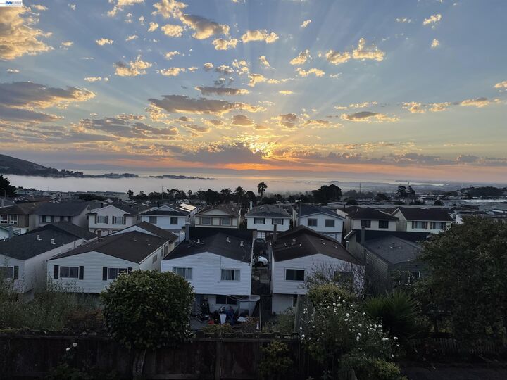 Property Photo:  38 Brighton Ct  CA 94015 