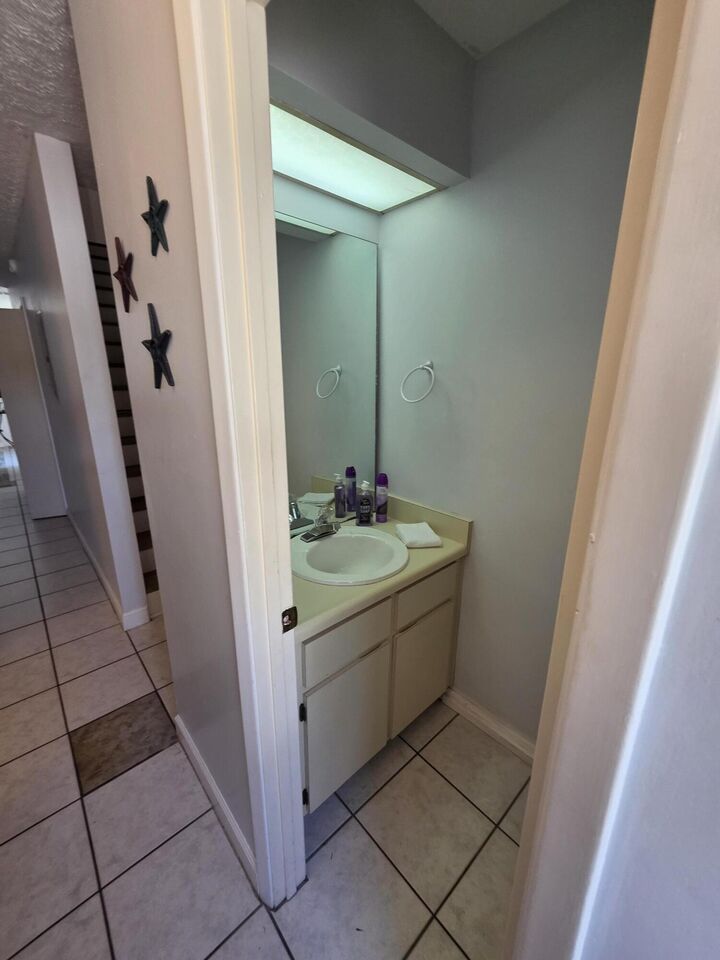 Property Photo:  7125 N Lagoon Drive Unit H  FL 32408 